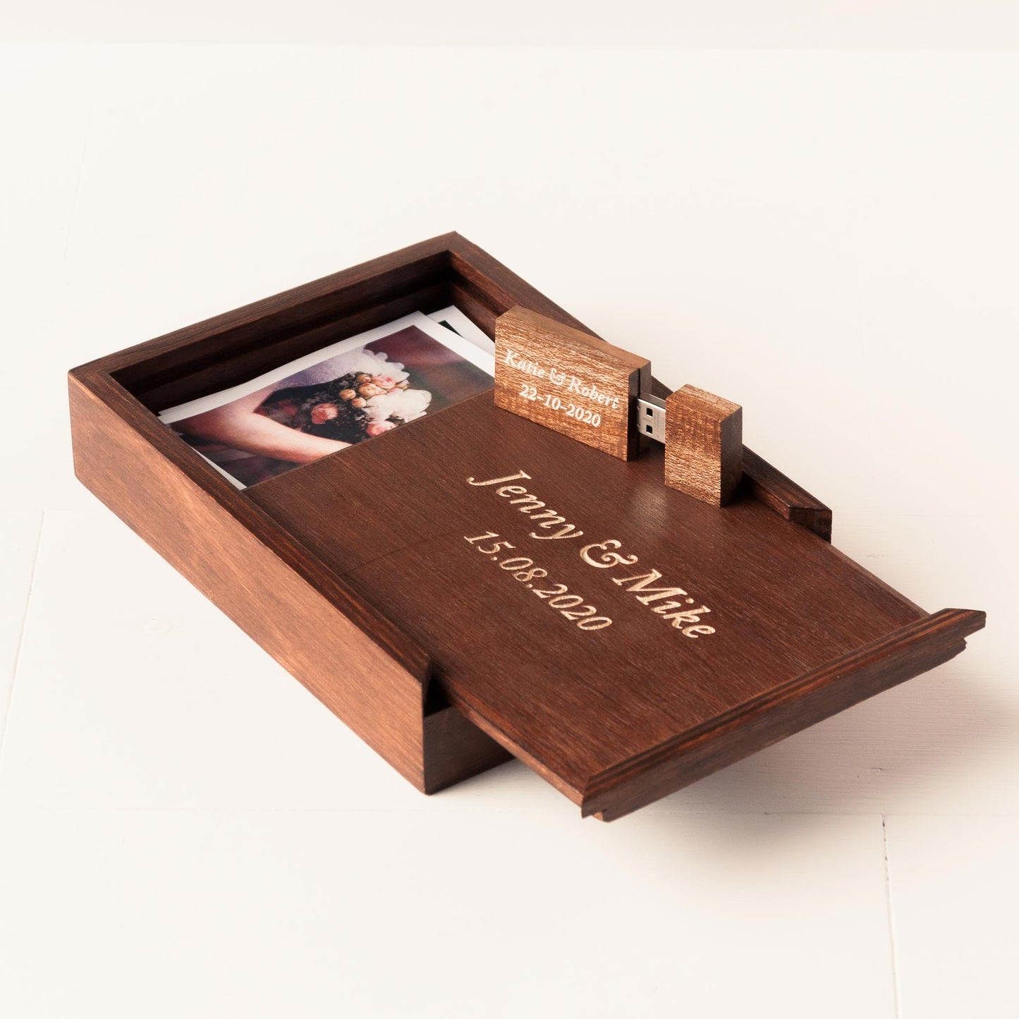 Boîte photo personnalisée avec couvercle - Finition noyer - Grosse clé USB