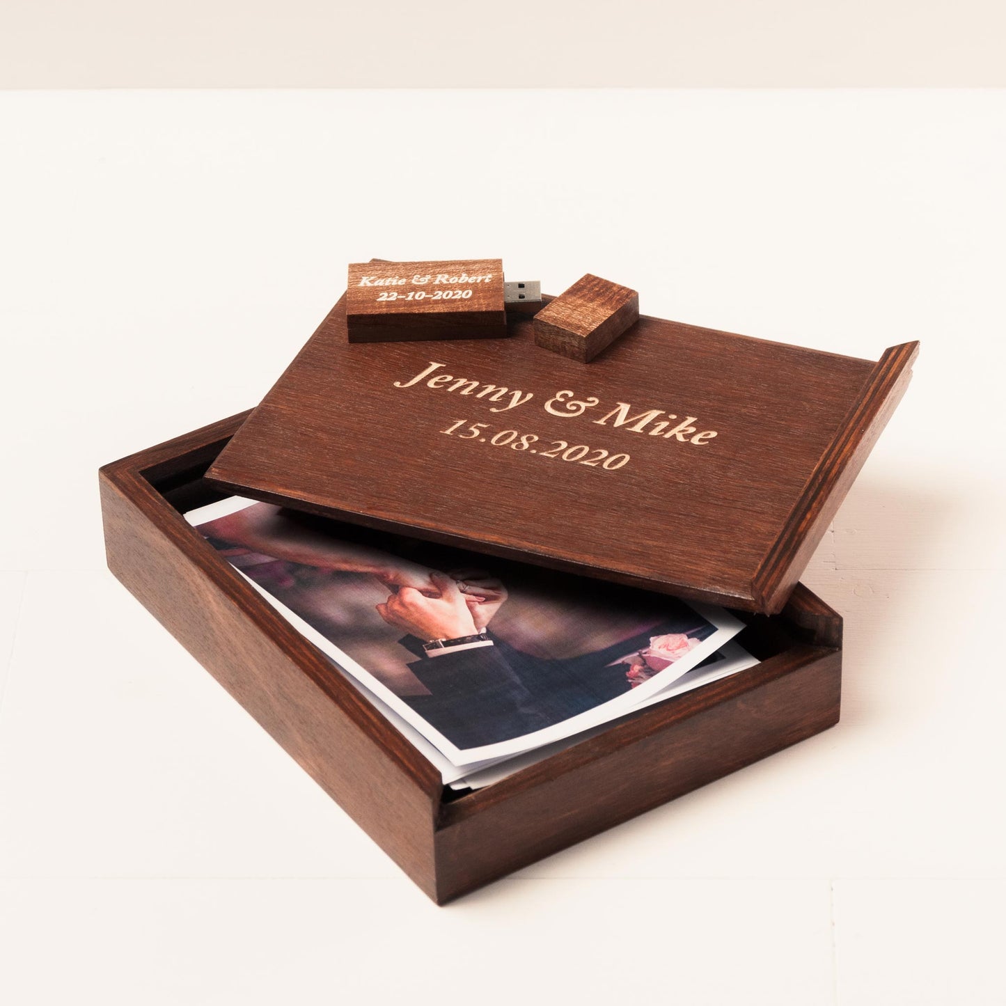 Boîte photo personnalisée avec couvercle - Finition noyer - Grosse clé USB