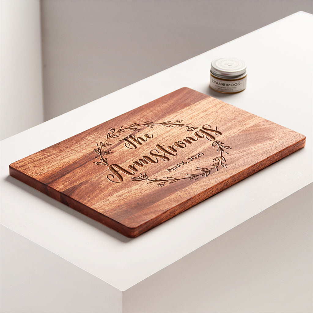 Planche à découper en bois d'acajou - Forme rectangulaire - Couronne circulaire gravée