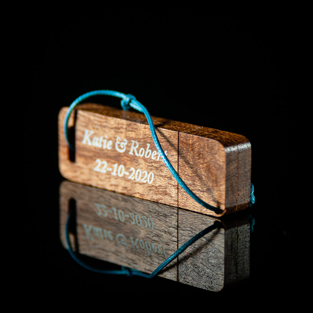 USB drive with mahogany wood