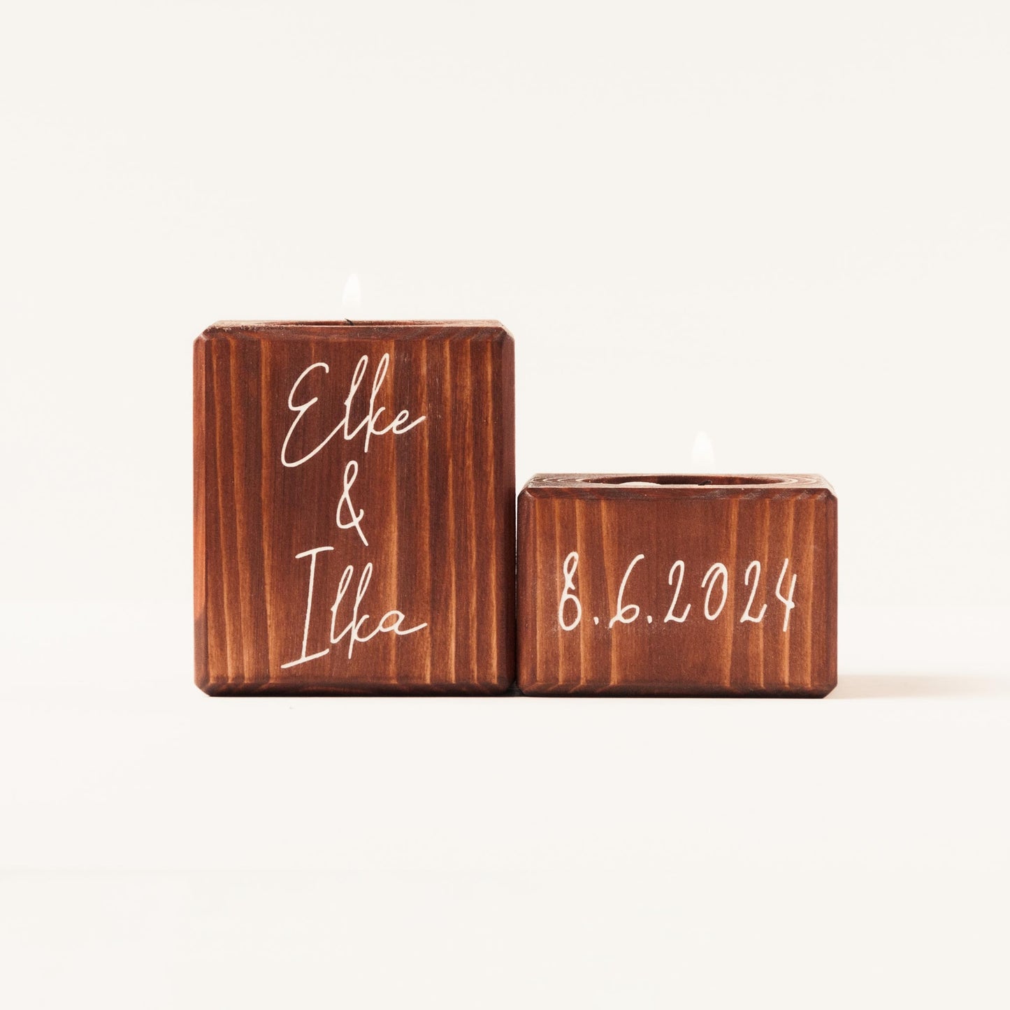 Personalisierter Teelichthalter aus Holz – Zweier Set – Walnuss