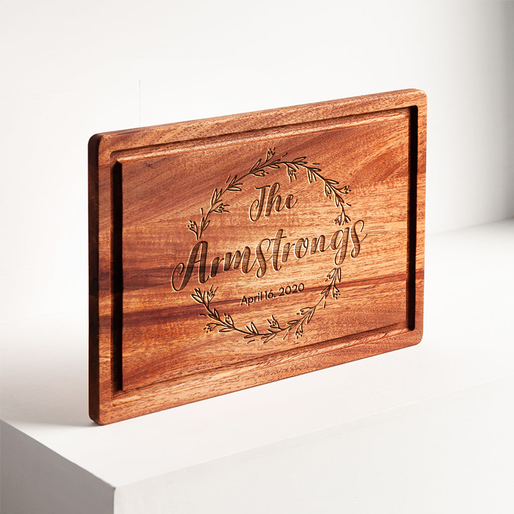 Cutting Board with Mahogany Wood - Rectangular Shape with Juice Groove - Circle Wreath Engraved