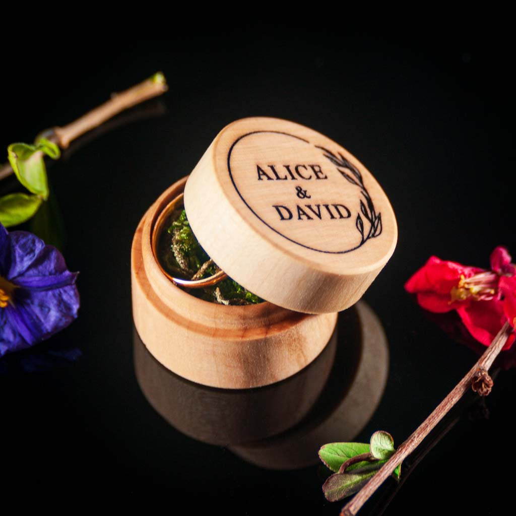 Handmade Jewelry Box for Personalized Rings with Leaf Design